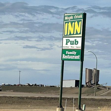 Maple Creek Motor Inn Exteriör bild