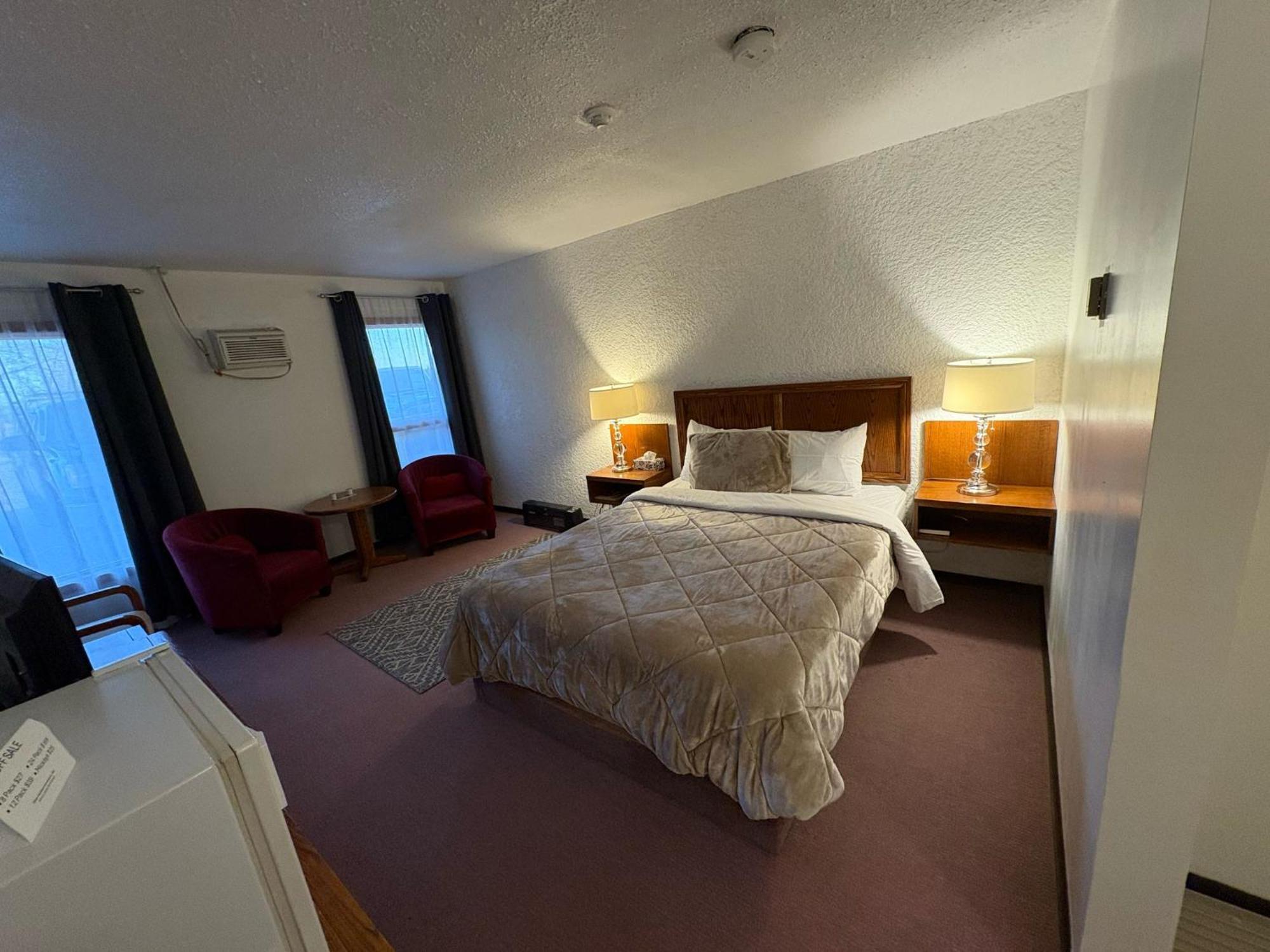 Maple Creek Motor Inn Exteriör bild