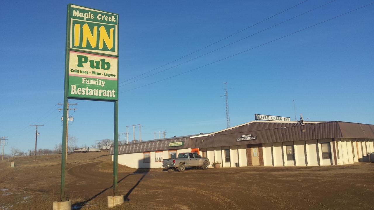 Maple Creek Motor Inn Exteriör bild
