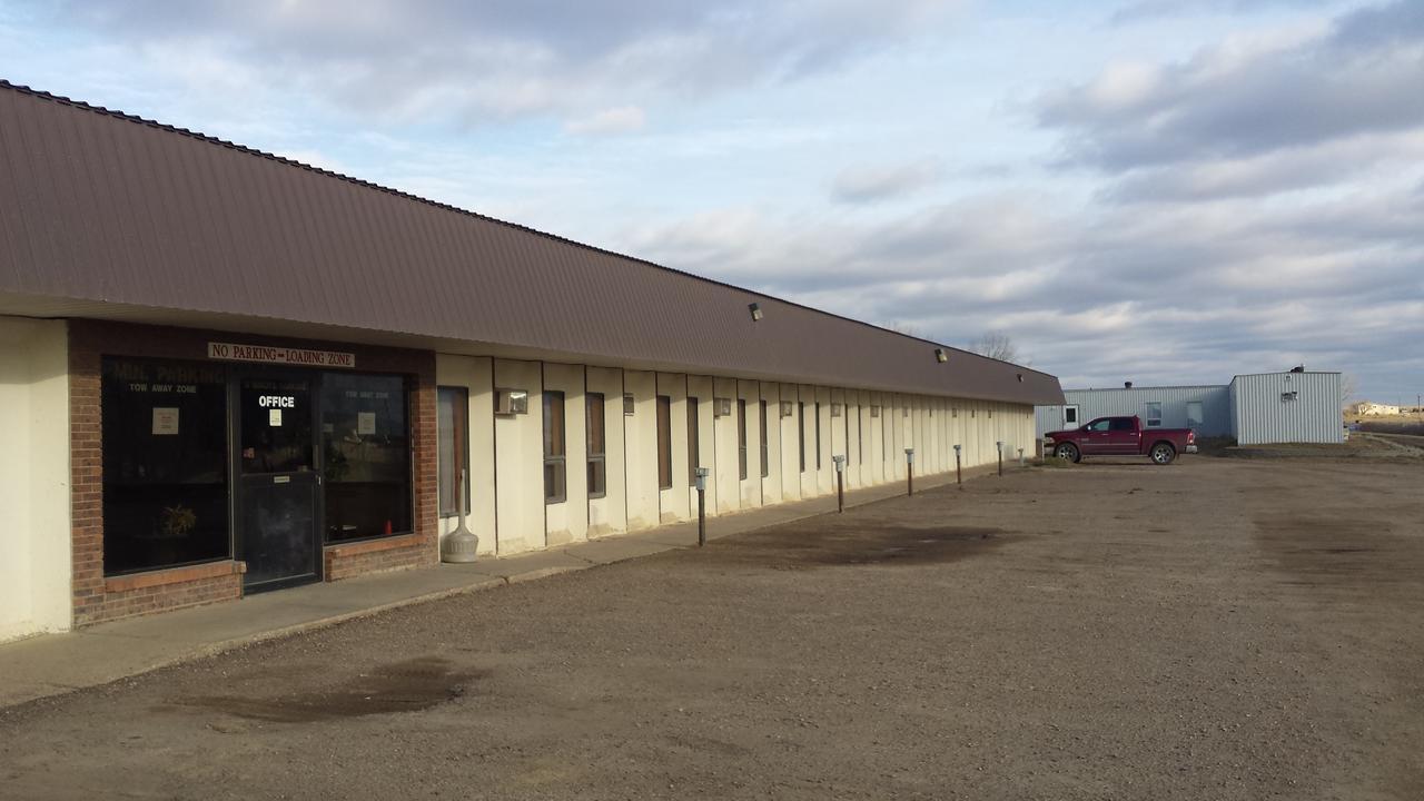 Maple Creek Motor Inn Exteriör bild